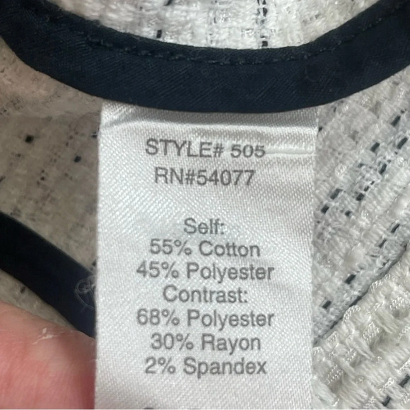 CAbi Static One Button Tweed Blazer 10 - Picture 5 of 12